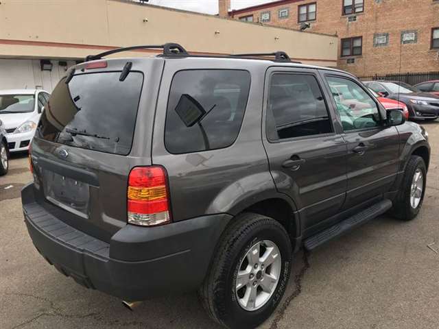 2005 Ford Escape AWD XLT 4dr SUV